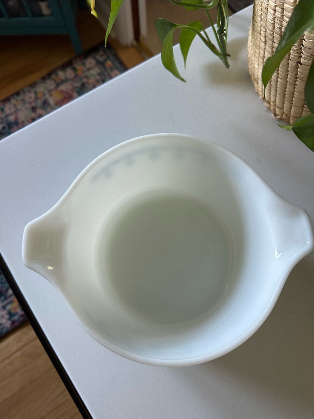 Pyrex Vintage Snowflake Double Garland Casserole Dish 464 B 1.5 Qt Blue White - Picture 2 of 5